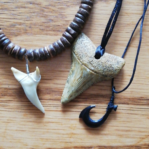 Necklace - Picture 2 of 2